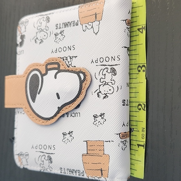Peanuts Snoopy Wallet - White and Tan - Picture 6 of 8